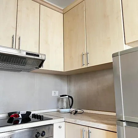 Rebeka's Apartment-myslym Shyri * טיראנה