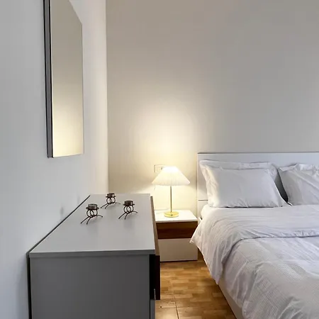 Rebeka's Apartment-myslym Shyri דירה